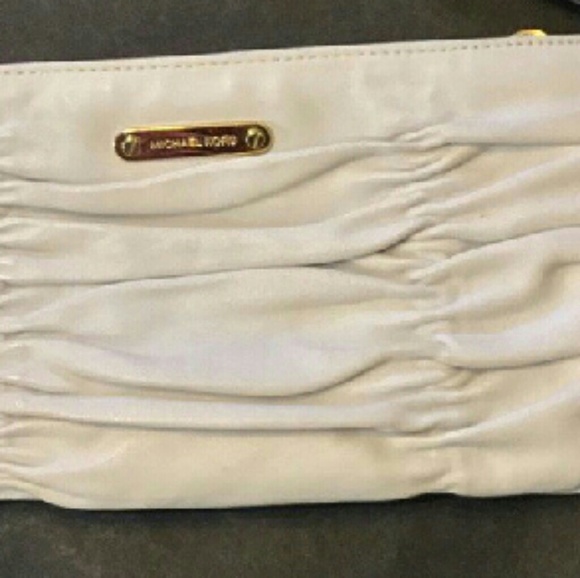 MK BUNDLE OF 2 CLUTCH'S - Picture 3 of 4